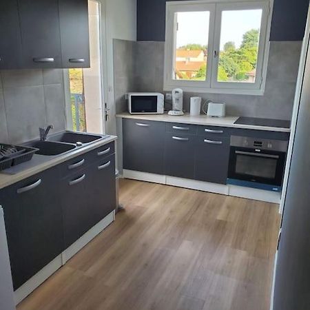 Appartement Moderne Et Equipe L'Isle Jourdain Bagian luar foto