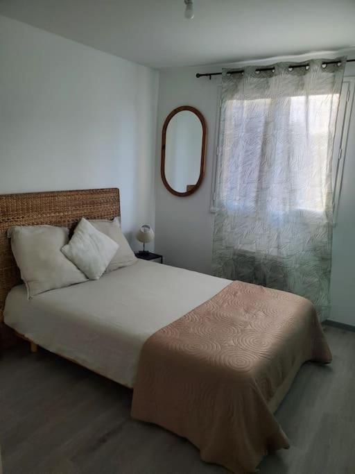 Appartement Moderne Et Equipe L'Isle Jourdain Bagian luar foto